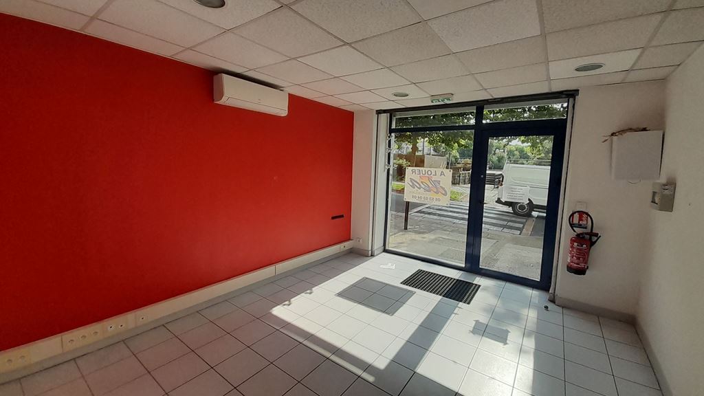 Appartement Local commercial PERIGUEUX 1350€ DINO OLGIATI IMMOBILIER Appartement Local commercial PERIGUEUX 1350€ DINO OLGIATI IMMOBILIER