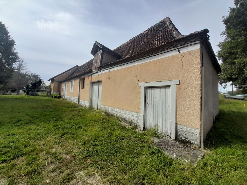 Ferme MILHAC D'AUBEROCHE 172800€ DINO OLGIATI IMMOBILIER